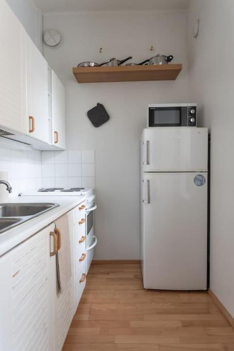 Kodikas Huoneisto Helsingin Keskustassa Apartment Хелзинки Екстериор снимка