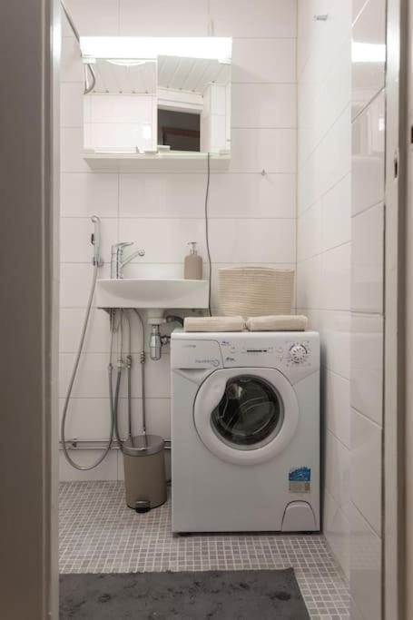 Kodikas Huoneisto Helsingin Keskustassa Apartment Хелзинки Екстериор снимка
